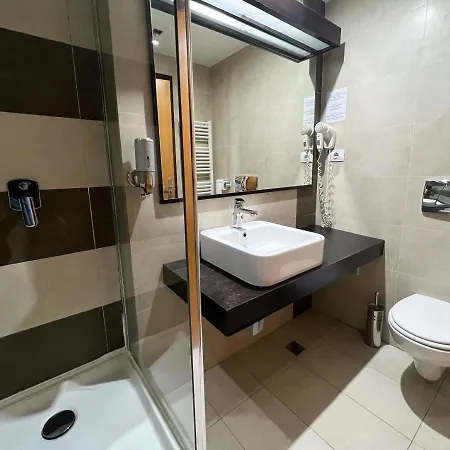 Hotel Ave Lux 3*